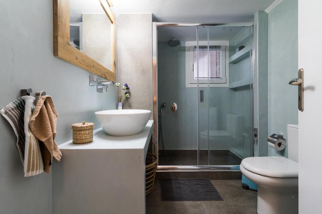 Modern-Vintage Apartment By Acropolis Museum アテネ エクステリア 写真
