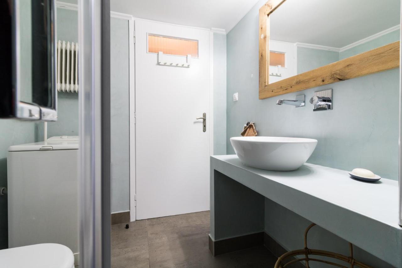 Modern-Vintage Apartment By Acropolis Museum アテネ エクステリア 写真